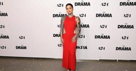 Kehlani a uimit intr-o rochie Alexandre Vauthier cu un decupaj urias la spate
