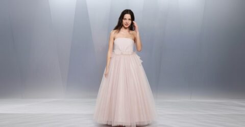 Olivia Rodrigo uimește într-un top Stella McCartney purtat ca rochie mini