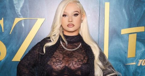 Alabama Barker răspunde criticilor într-o rochie corset din videoclipul controversat