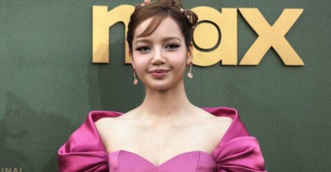 Lisa de la Blackpink uimește la Coachella 2026 cu un corset complet transparent