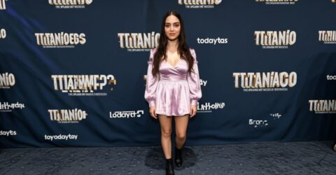 Melissa Barrera a furat toate privirile într-o rochie mini roz la premiera Titaníque