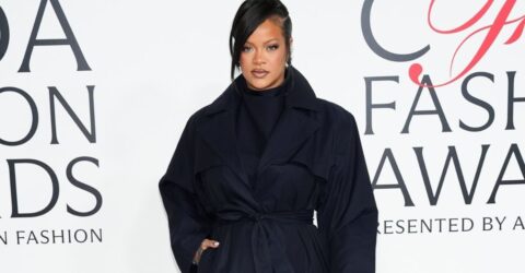 Rihanna poartă o jachetă Chanel ca rochie mini pe coperta W Magazine 2026