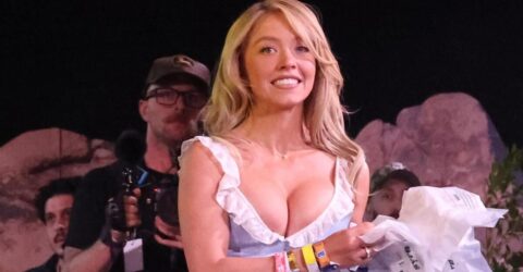Sydney Sweeney a încins atmosfera la Stagecoach într-un corset și o fustă mini