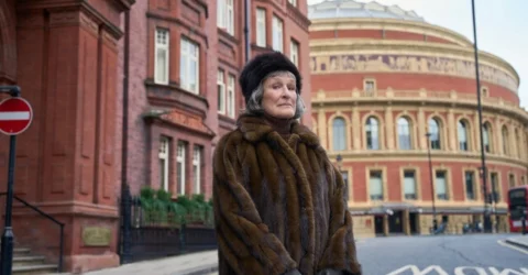 Glenn Close devine criminala in noul serial Up to No Good. Richard E. Grant intra in distributie