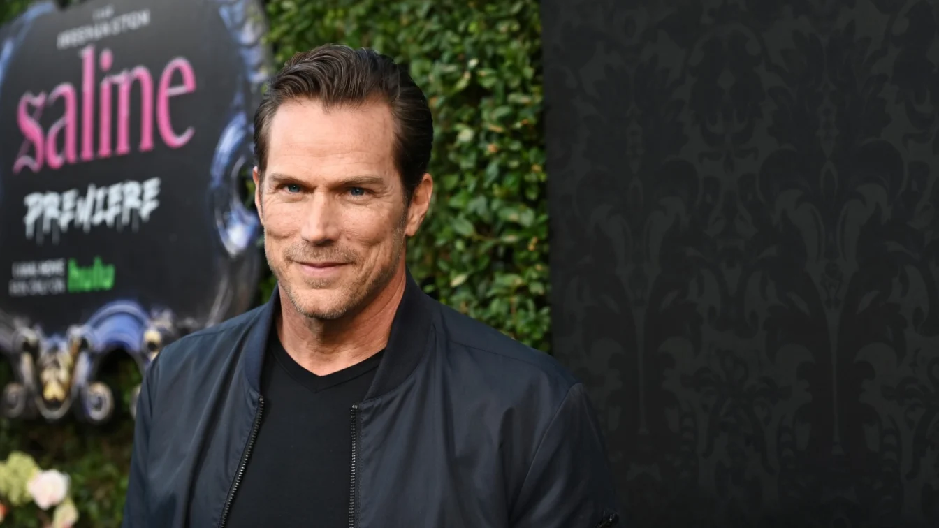 Jason Lewis