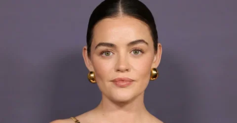 Lucy Hale filmeaza o noua drama romantica in Italia. Actrita joaca rolul unei vaduve de 30 de ani