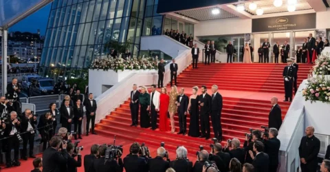 Filmul Parallel Tales a avut premiera la Cannes cu Isabelle Huppert. Ovatii de cinci minute in sala