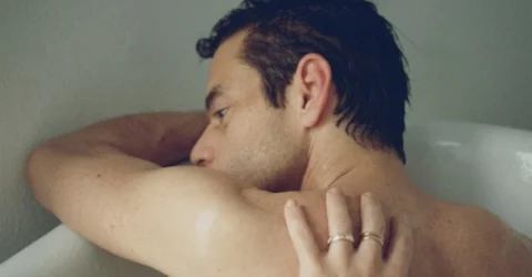 Rami Malek revine în drama The Man I Love. Criticii lauda noul rol din anii optzeci