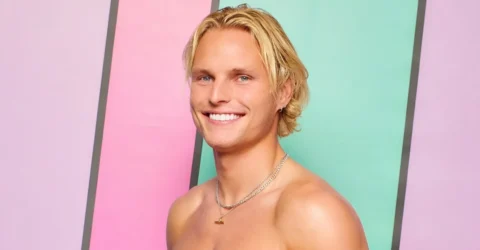 George Knight paraseste Love Island UK. Mesajul concurentului despre decizia luata