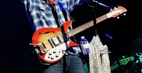John Fogerty primeste premiul Johnny Mercer la New York. Artistul explica decizia de a vinde drepturile muzicale