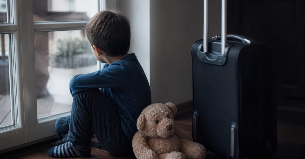 Când mama sau tata pleacă fără rămas bun, ce rămâne în sufletul copilului de acasă