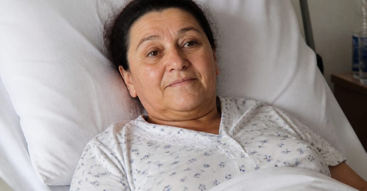 Mama lui Dorian Popa a ajuns acasă după operație. De acum, sprijinul familiei face diferența