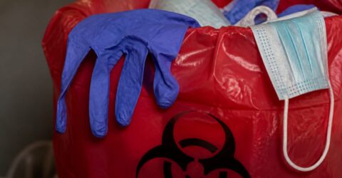 Lucrător umanitar izolat la Londra după posibilă expunere la Ebola. Richard Pebody confirmă