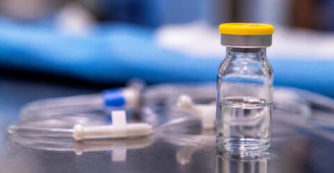 Femeile cu cancer mamar metastatic din Anglia, Țara Galilor și Irlanda de Nord sunt private de Enhertu