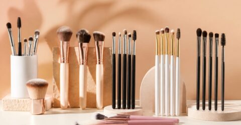 Șapte seturi de Pensule de Machiaj și Cosmetice pentru precizie
