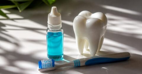 O soluție lichidă stopează cariile la copii. Peste 50% dintre dinții de lapte tratați au fost salvați fără freză