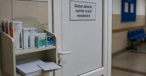 Dacă ai diabet, cancer sau o boală rară, ce faci când pierzi asigurarea? Din 2026, accesul la tratament se schimbă
