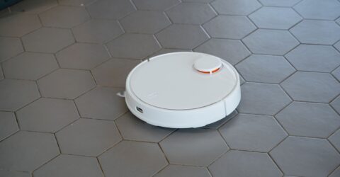 Aspiratoarele robot noi produse în afara SUA pot fi afectate de decizia FCC