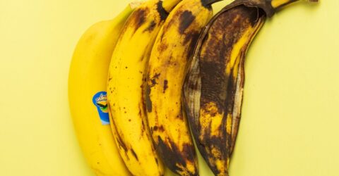 Persoanele cu diabet pot mânca banane. Ce contează de fapt la porție, coacere și combinații