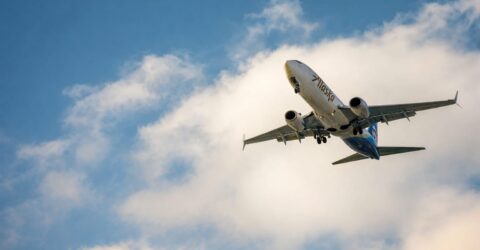 Biletele de avion s-au scumpit cu aproape 26% în iulie 2026. Toamna aduce tarife cu 2% peste vară