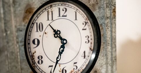 Intervalul dintre primele simptome și diagnosticul de Alzheimer poate ajunge la trei ani și jumătate