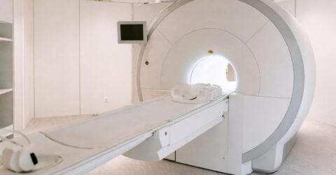 AI poate anticipa cu 3 până la 5 ani declinul rapid în boala Parkinson. Ce au descoperit cercetătorii din Miami