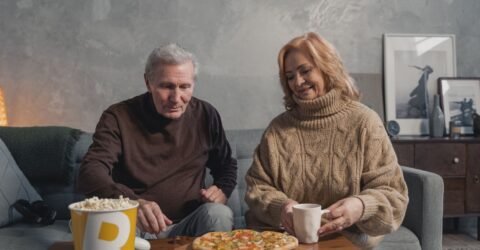 Popcorn cu gust de pizza: cantități, temperatură și timp de coacere