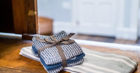 Prosoapele de bucătărie nu se folosesc la toate. Ce reguli simple te ajută să eviți contaminarea