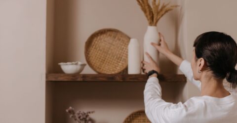 12 schimbări sub 50 de dolari care îți pot reîmprospăta camera fără renovare