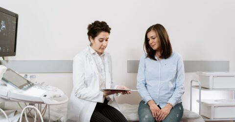Sângerarea după menopauză și alte două schimbări intime care cer un consult