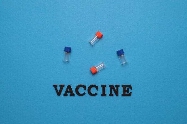 Ce recomandă CDC pentru vaccinul MMR la copii, adulți și înainte de călătoriile în străinătate