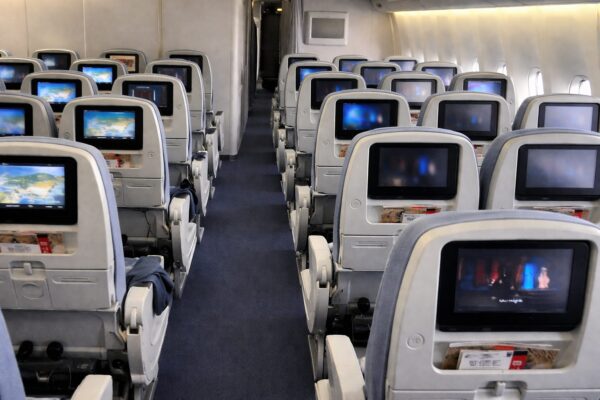 Bucureștiul are din nou zbor direct spre Beijing, cu 700-800 de euro și drum de 10 ore. Cât economisești