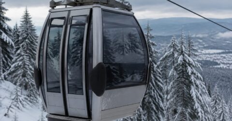Cum alegi cartela de schi pentru familie în Poiana Brașov, cu tarifele din 2025-2026 ca reper
