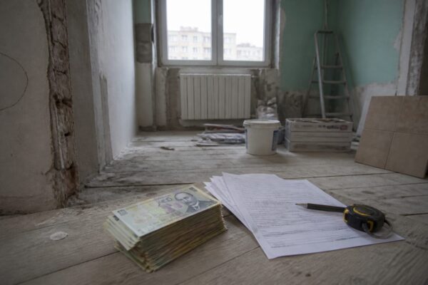 Contul escrow îți poate proteja avansul pentru renovare. De ce lucrarea poate ajunge mai scumpă