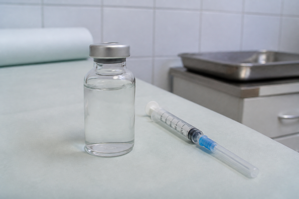 Farmaciile pot comanda vaccinul antigripal din depozite, unde sunt 370.000 de doze