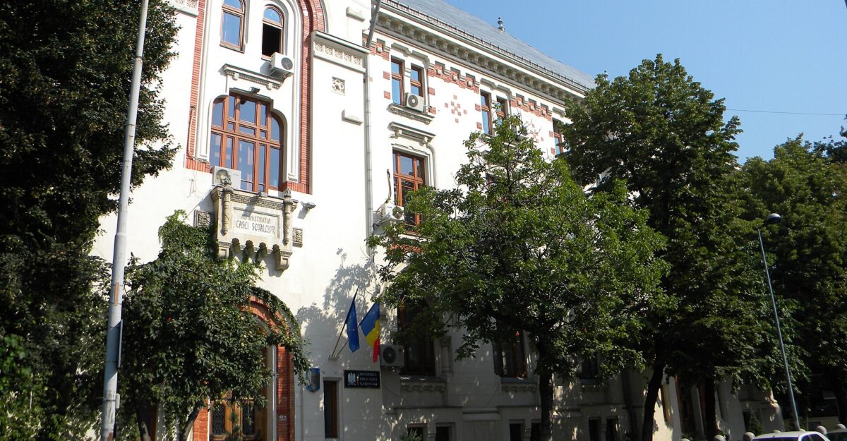 Modelele pentru Evaluarea Națională și Bacalaureat 2027 ar fi apărut pe platforma ministerului. Pagina nu a putut fi verificată