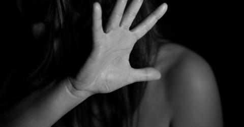 Poliția Română descrie verificările la domiciliu după o sesizare de violență domestică, chiar dacă victima nu cere ordin de protecție