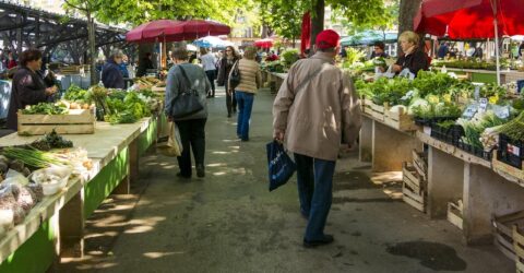 Cum citești prețurile alimentelor pentru cumpărături, când ouăle se scumpesc cu 10,84%, iar făina se ieftinește