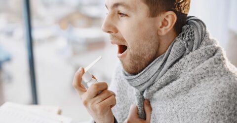 Ai nasul înfundat sau gâtul iritat? Ce recomandă medicul și cum limitezi transmiterea