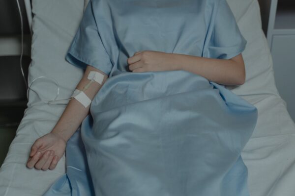 Cum recunoști semnele unui AVC și de ce ai nevoie de ajutor medical chiar dacă simptomele dispar
