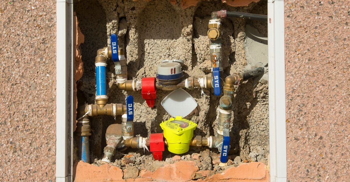 Șuieratul din bucătărie poate indica o pierdere de gaz. Cum recunoști sunetele care cer intervenție
