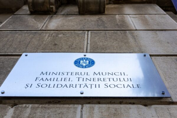 Cum plătești legal ajutorul pentru treburile casei cu tichete de 15 lei și ce condiții ai de respectat