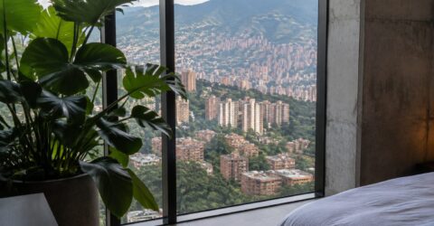 Cum îți organizezi vacanța în Medellín, de la transferul de 40 de minute la alegerea cazării și a meselor