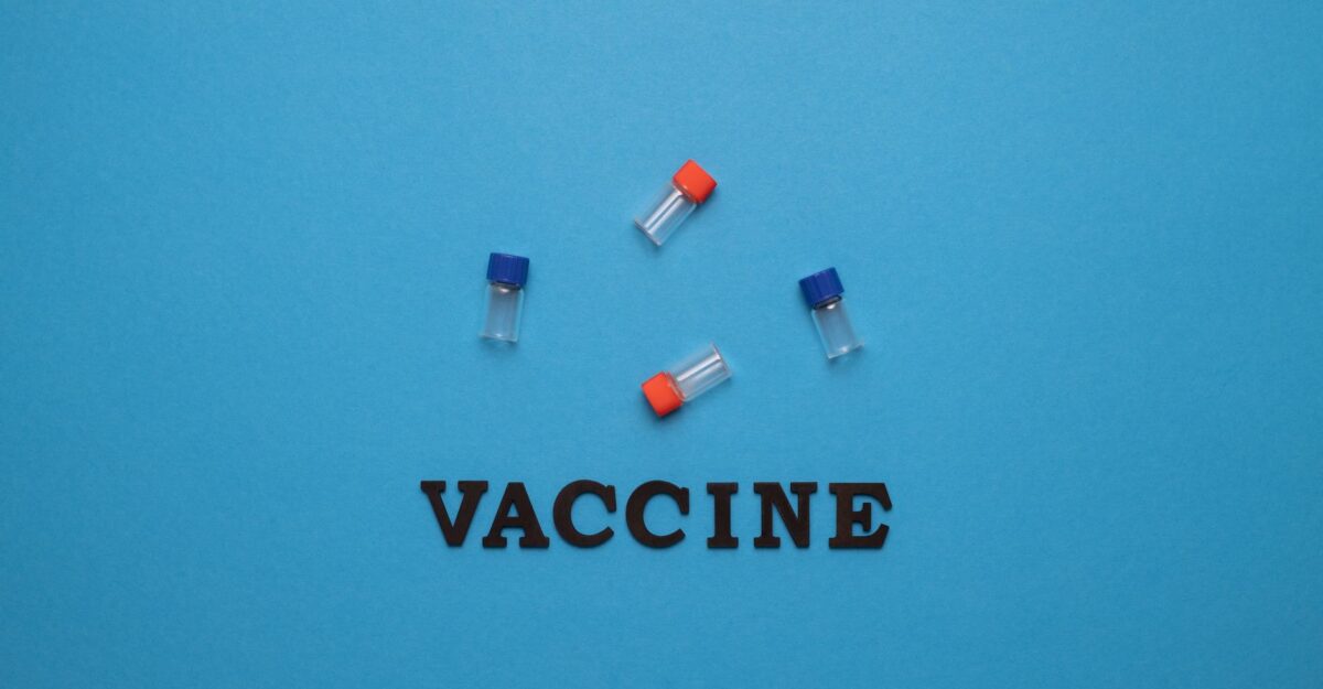 Te poți vaccina acum împotriva gripei. Cine primește vaccinul gratuit sau compensat 50%